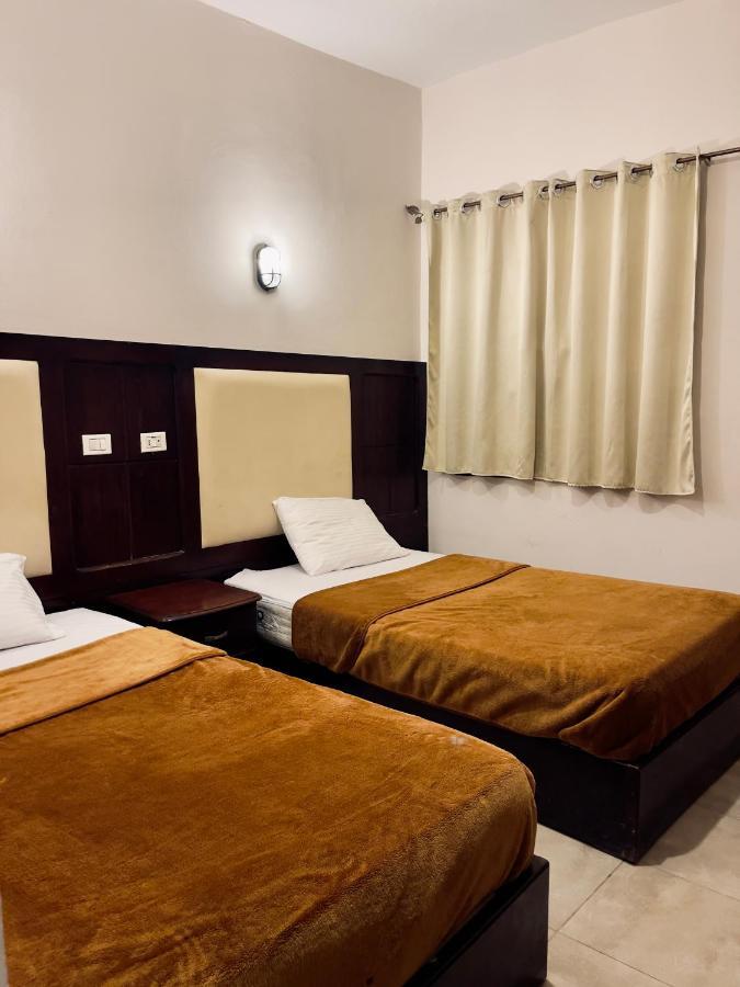 Black Prince Hotel دهب المظهر الخارجي الصورة