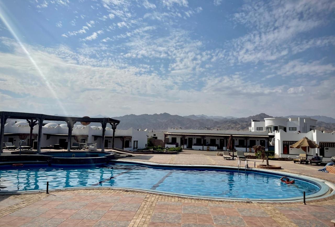 Black Prince Hotel دهب المظهر الخارجي الصورة